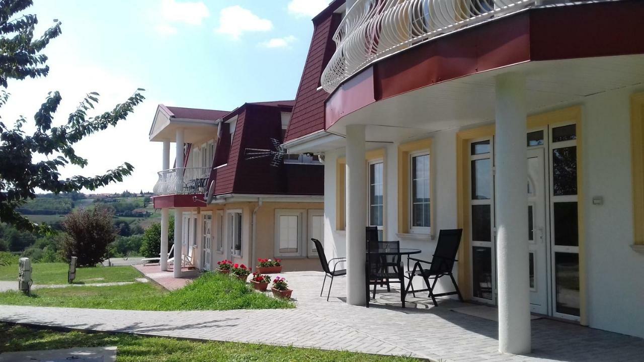 Benelise Apartman Hévíz Екстериор снимка